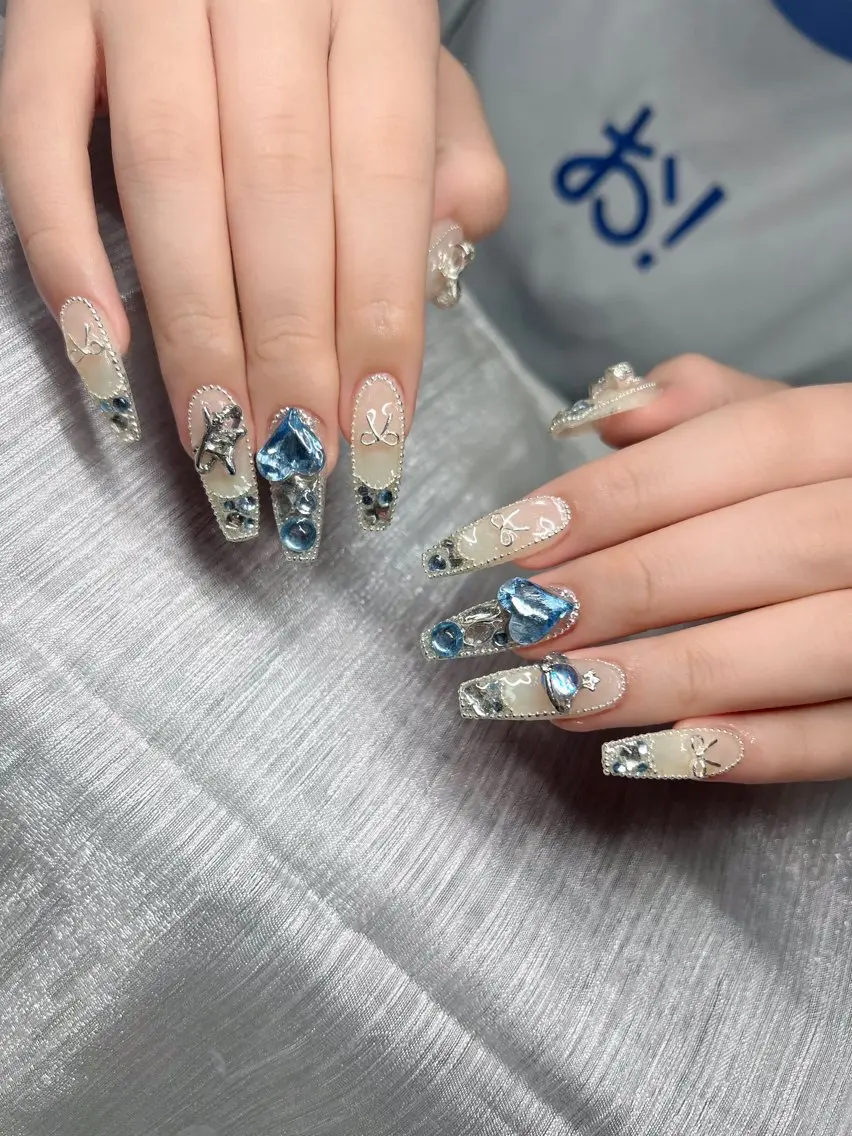 ネイル オーロラネイル チークネイル 長さ出し フットネイル フレンチネイル ハンドネイル Lee Nailsのネイルデザイン