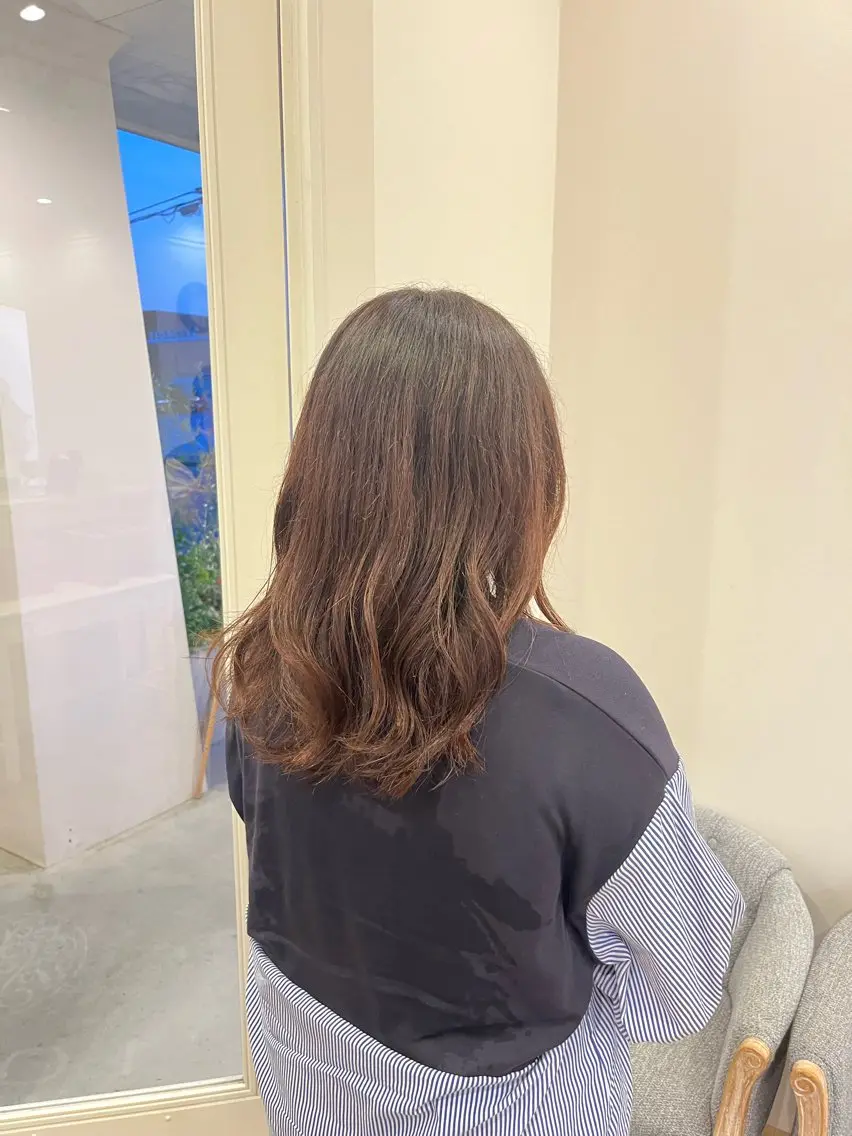 ミディアム LORAN 寺田のヘアスタイル