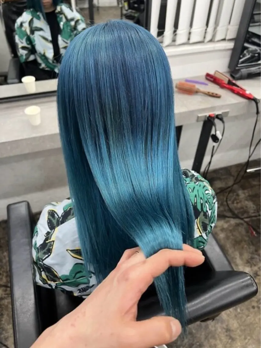 ロング カラー ブリーチ ブルーカラー 髪質改善 新宿💜ブリーチ 🩷HIKARUのヘアスタイル
