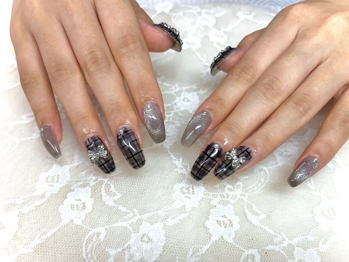 ネイル シルバー ハンドネイル ハンドケア 心斎橋Salon Epokkuのネイルデザイン
