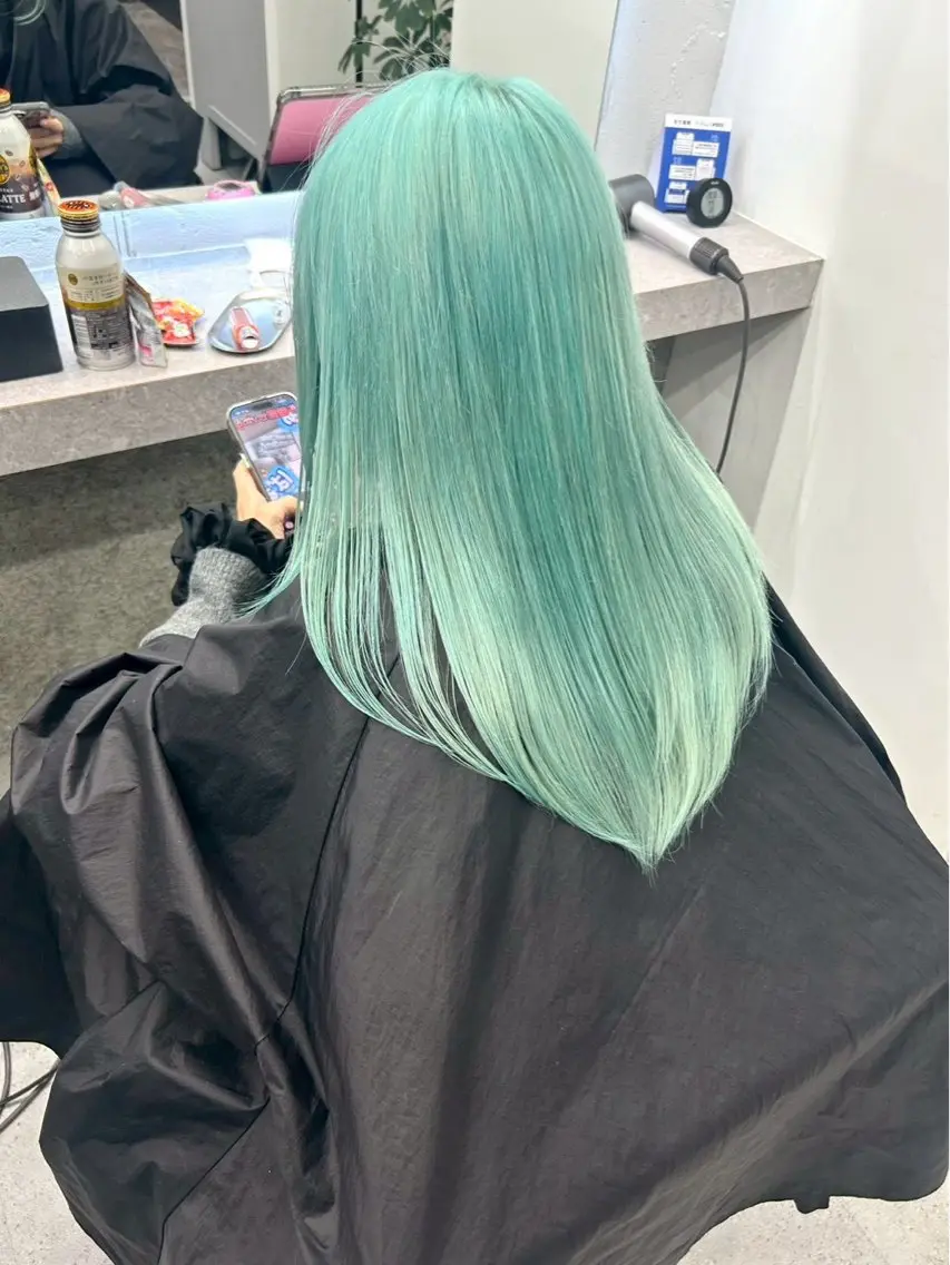 カラー ヘアカラー 伊藤 陽菜のヘアスタイル