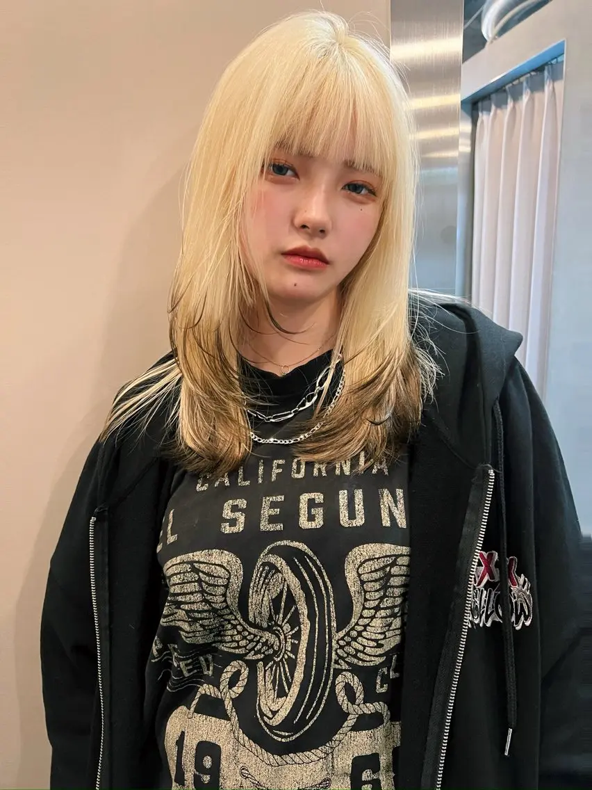 セミロング カラー 色落ちまで可愛い🧚 心斎橋hikaruのヘアスタイル
