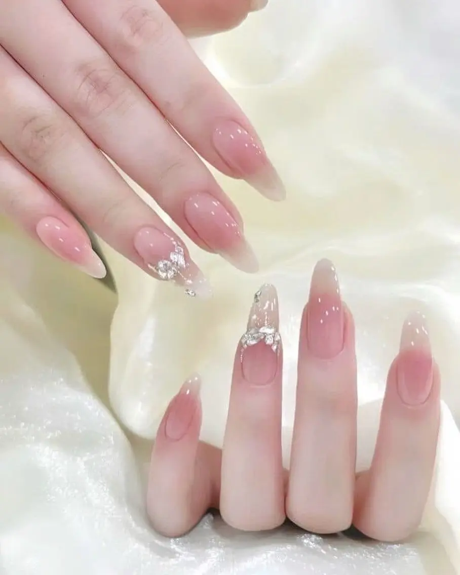 ネイル フットネイル ジェルネイル 韓国ネイル マグネットネイル 持ち込み ハンドネイル AKIKO ネイルサロンのネイルデザイン