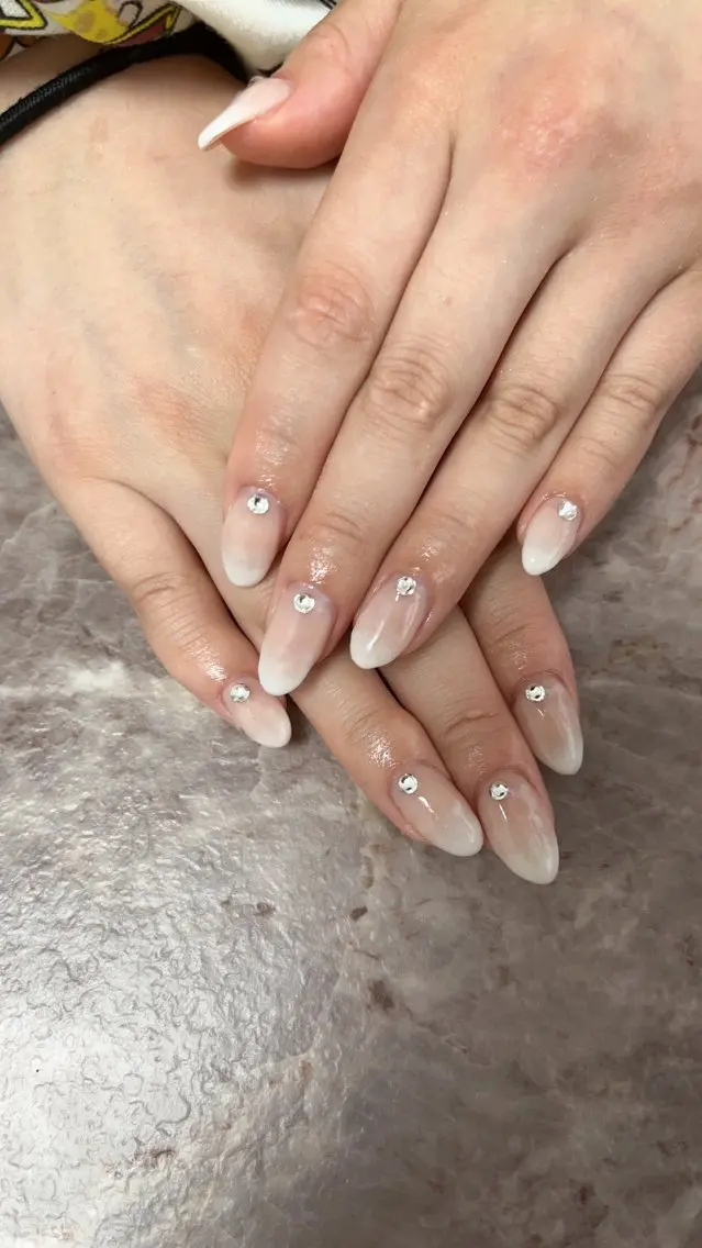 ネイル グラデーション ワンカラーネイル ストーンネイル Will nail salonのネイルデザイン