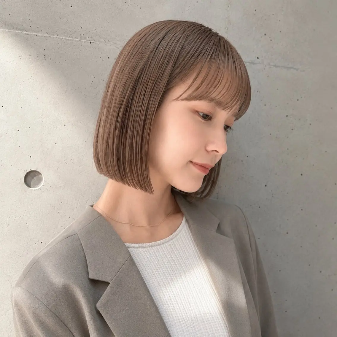 ショート カラー 切りっぱなしボブ ベージュカラー ブラウンカラー 透明感カラー ボブ カット ヘアカラー トリートメント 盛れる顔まわりカット 髪質改善/渋谷/れんのヘアスタイル