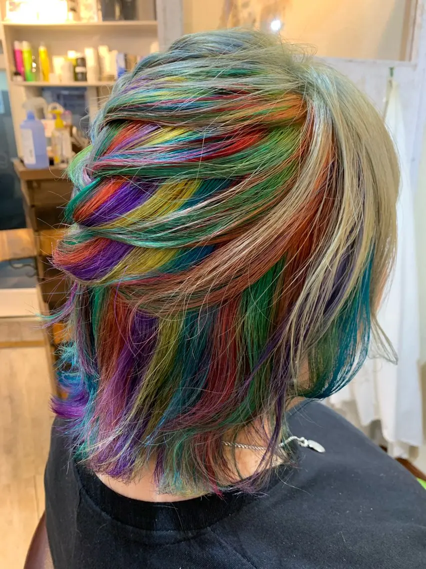 カラー 鈴木 英治のヘアスタイル
