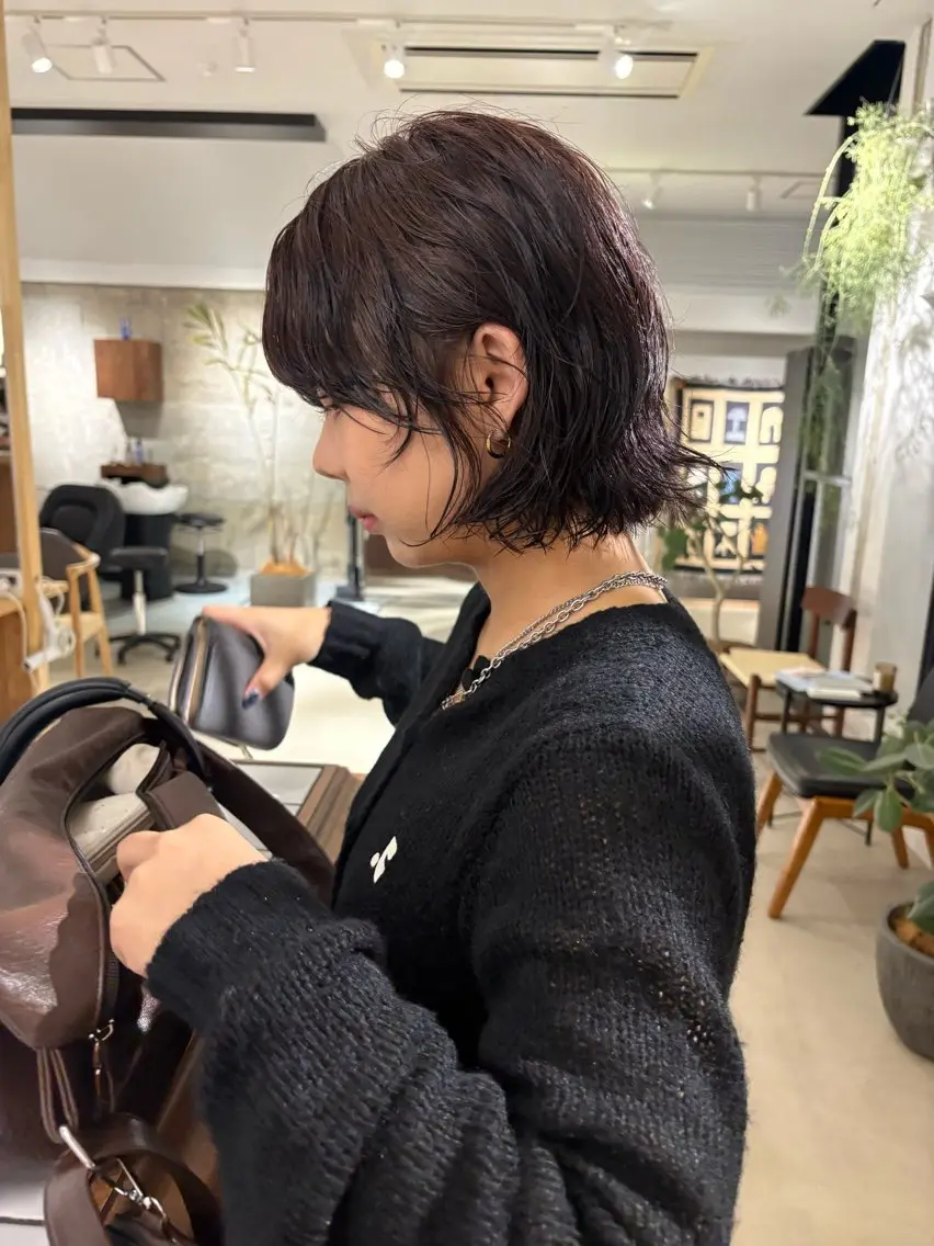ショート カラー ブラウンカラー ラベンダーカラー ラベンダーブラウン ヘアカラー Yui⭐️ 透け感カラーのヘアスタイル