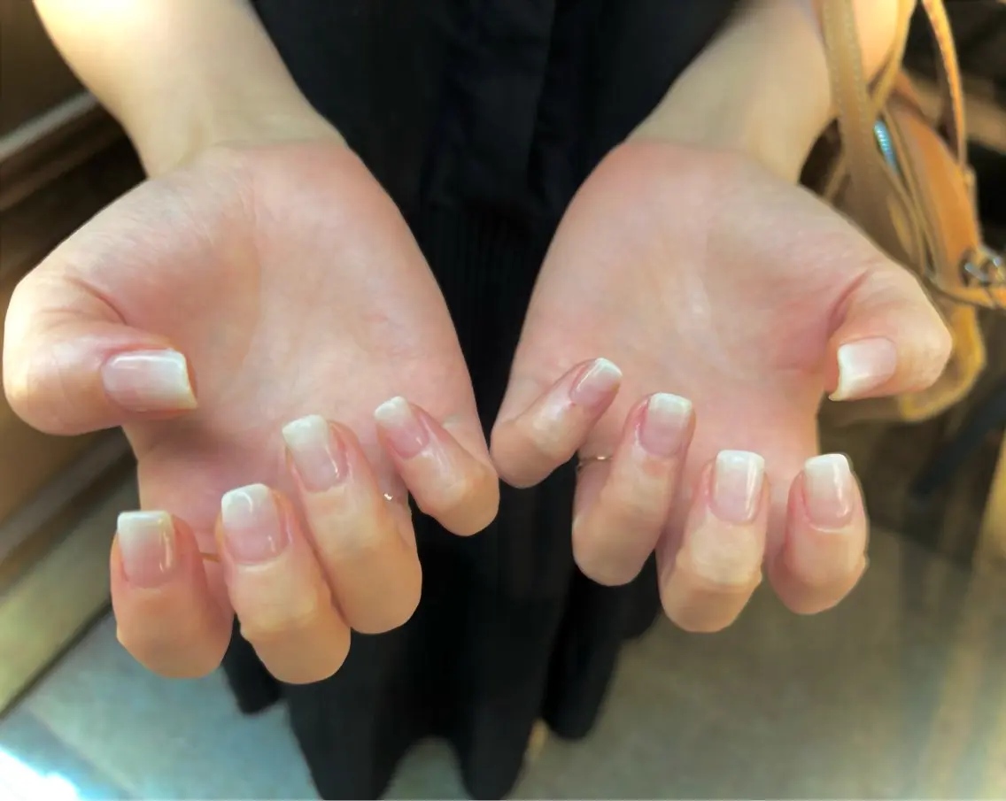 ネイル クリアネイル グラデーション ホワイト 屋代 菜穂子のネイルデザイン