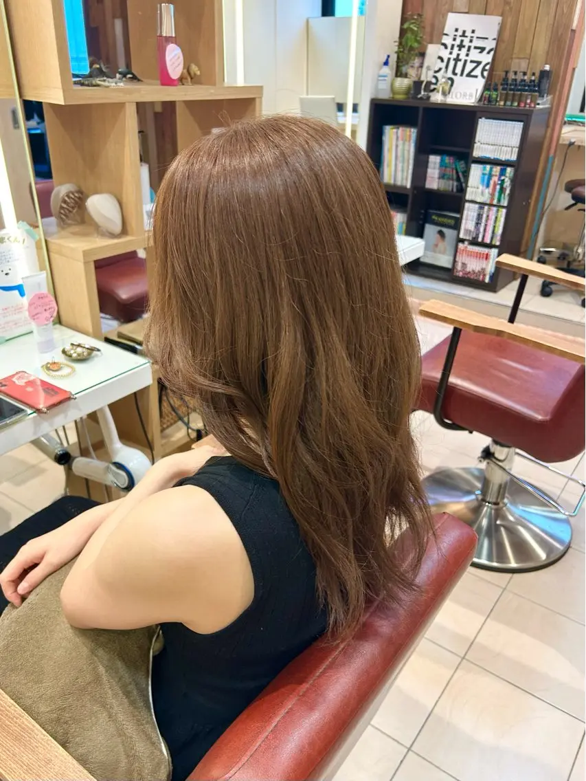 カラー ブリーチ グレージュ ブリーチなしカラー ヘアセット/ミニボブ /レイヤー 山田寛菜のヘアスタイル