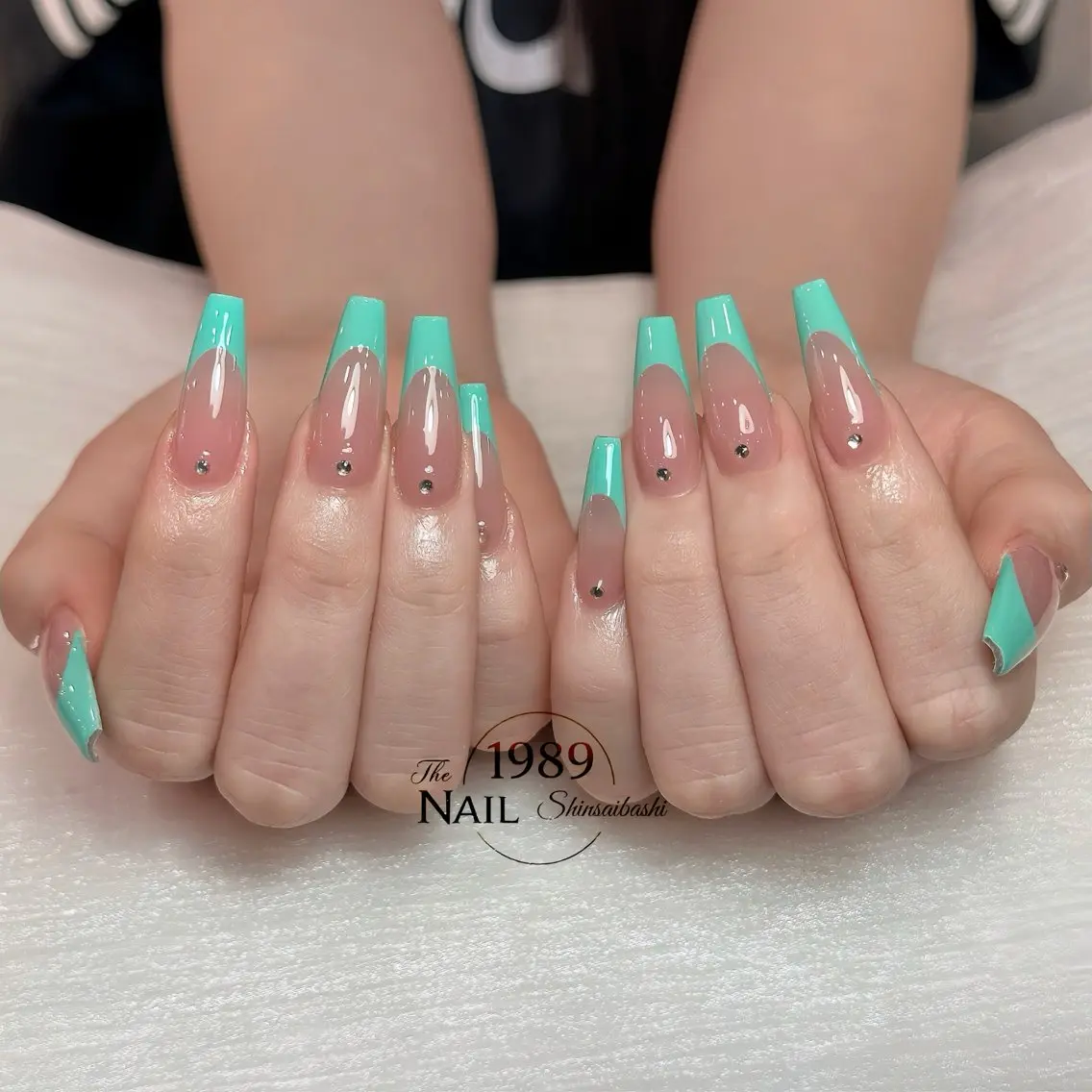 ネイル ストーンネイル ハンドネイル ハンドケア The 1989 Nail Salonのネイルデザイン