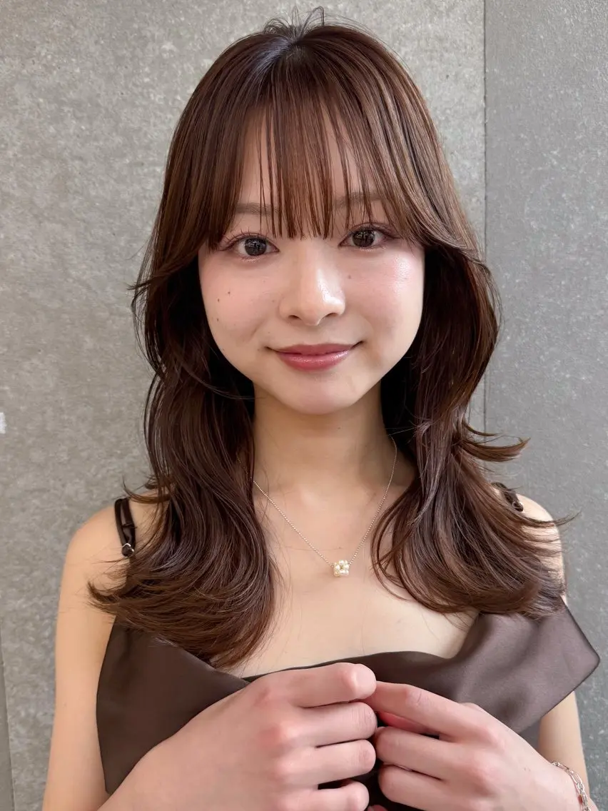 ミディアム カット トリートメント ヘアセット 透明感ヘアカラー chiharuのヘアスタイル
