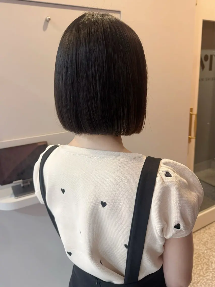 ショート ケアカラー くびれヘア 顔まわりレイヤー 顔周りカット 韓国風ヘア カット ヘアカラー トリートメント 顔周り/透明感カラー REINA𓍯のヘアスタイル