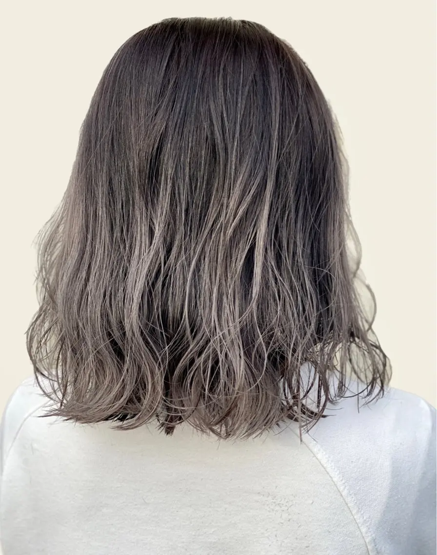 ミディアム カラー ヘアアレンジ 透明感カラー グラデーションカラー グレージュ イルミナカラー 安住 千明のマツエク・マツパデザイン