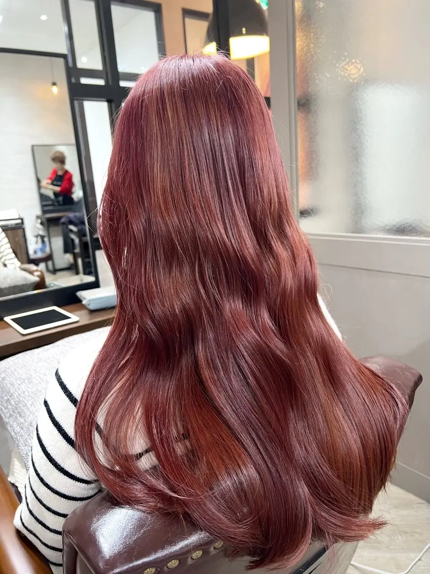 ロング カラー ヘアアレンジ ブリーチ レッドカラー 顔まわり職人🇰🇷 韓国ヘア/KAITOのヘアスタイル
