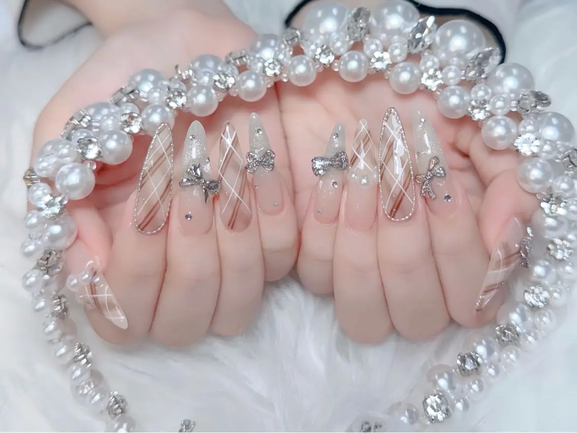 ネイル オーロラネイル チークネイル 桜ネイル クリアネイル ドット ハンドネイル Rin Nail Shinokuboのネイルデザイン