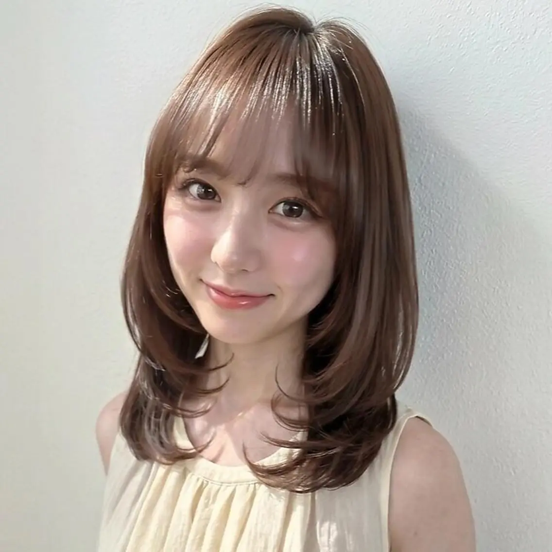セミロング 艶髪ストレート❇️ レイヤー❇️出町光流のヘアスタイル