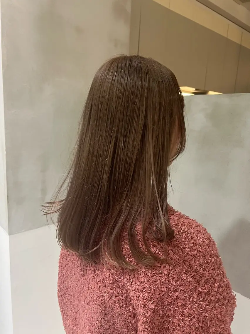 セミロング カラー ベージュカラー ミルクティーベージュ ヘアカラー トリートメント ヘッドスパ ヘアセット ショートカット 🦎Raitoのヘアスタイル