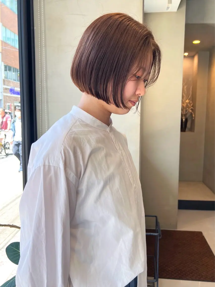 ミディアム カラー ボブレイヤー ベージュカラー ブリーチ ブラウンカラー 透明感カラー カット ヘアカラー レイヤー / ボブ/ 艶カラー/sakiのヘアスタイル