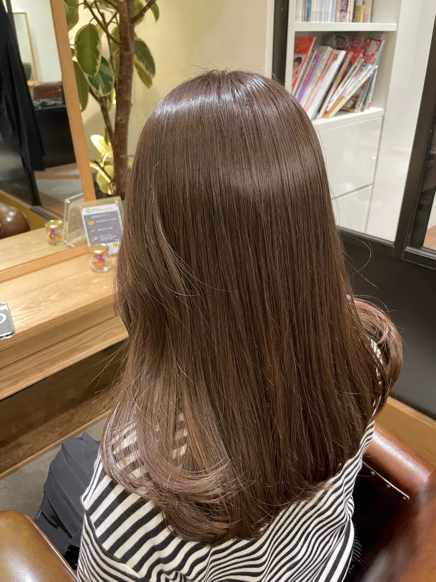ロング カラー ベージュカラー イシバシ ミナミのヘアスタイル