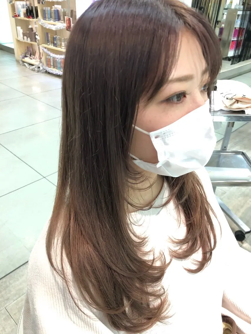 ロング カラー ベージュカラー ブリーチ ミルクティーベージュ 髪質改善 レイヤーカット ヘアカラー 門田 恭弥のヘアスタイル