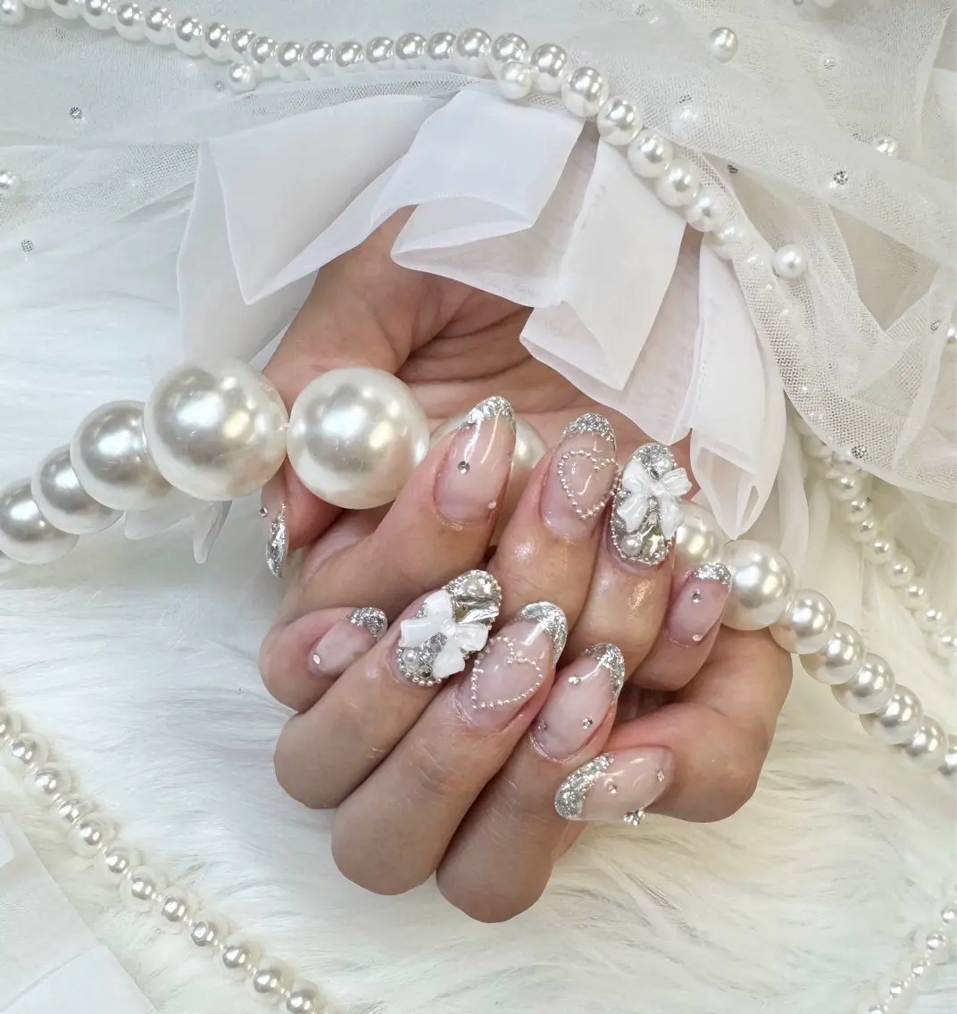 ネイル アートネイル フレンチネイル ジェルネイル ガラスフレンチ ハート Queeens nailのネイルデザイン