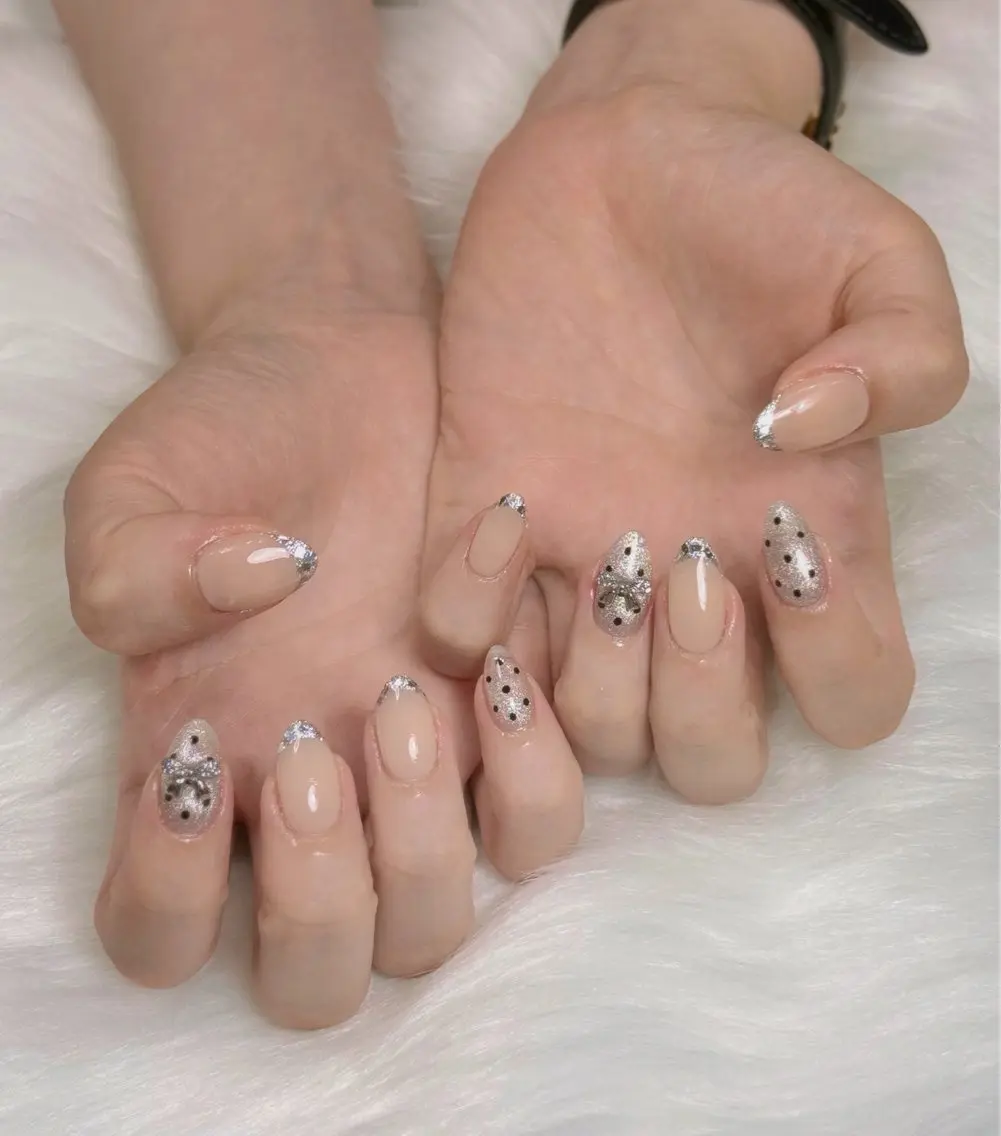 ネイル オーロラネイル チークネイル フットネイル フレンチネイル ジェルネイル ハンドネイル Nichi Nailsのネイルデザイン