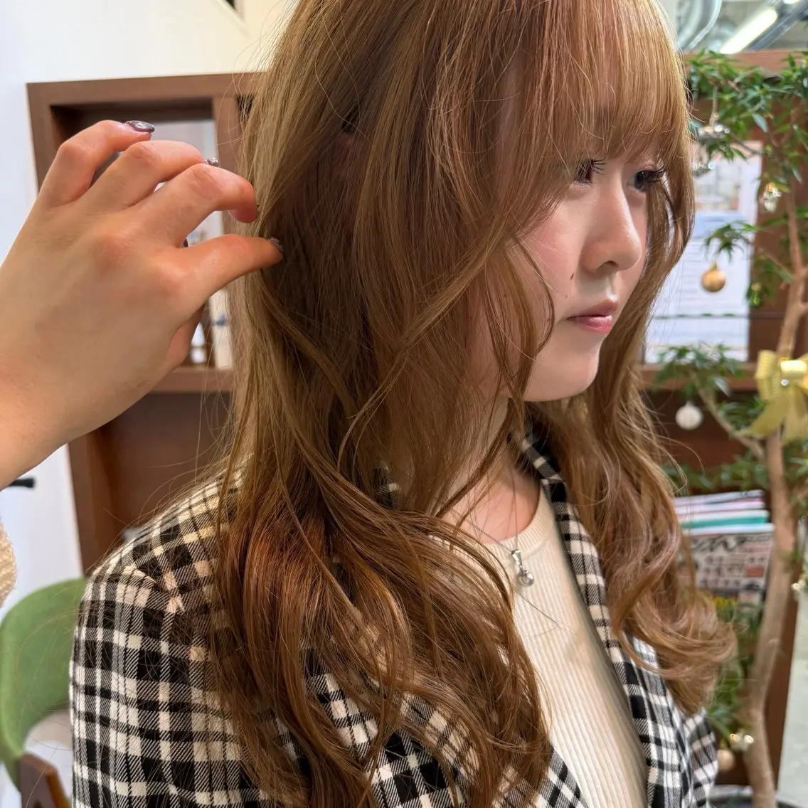 ロング カラー ブリーチ ケアブリーチ ヘアカラー トリートメント shin enom yuukaのヘアスタイル