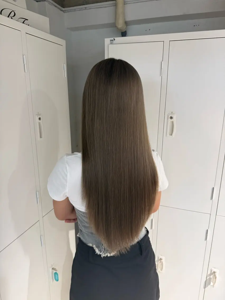 ロング カラー ブリーチ 透明感カラー グレージュ ヘアカラー 高橋 りりのヘアスタイル