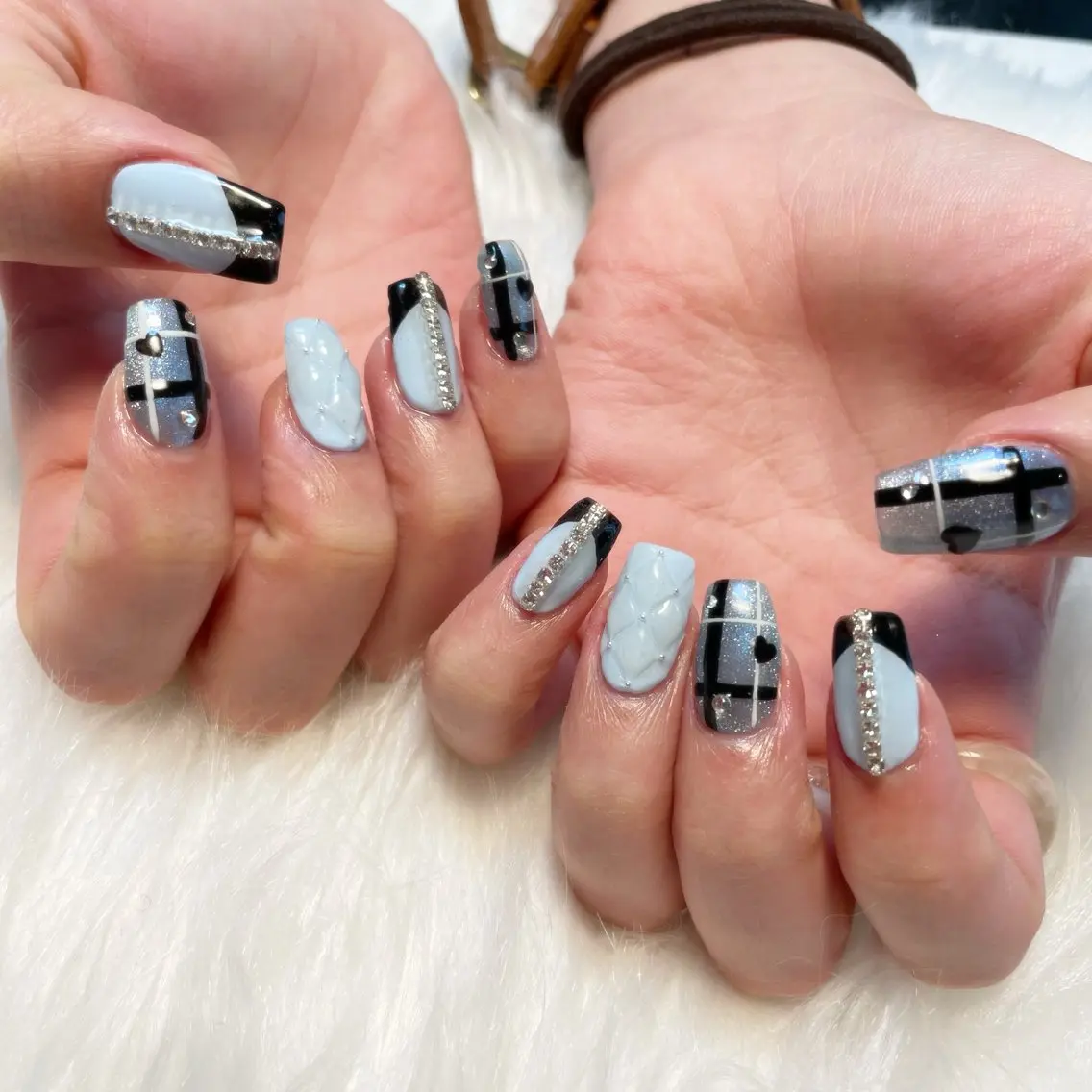 ネイル ハンドネイル ゴテゴテ💙ワンホン リオナのネイルデザイン