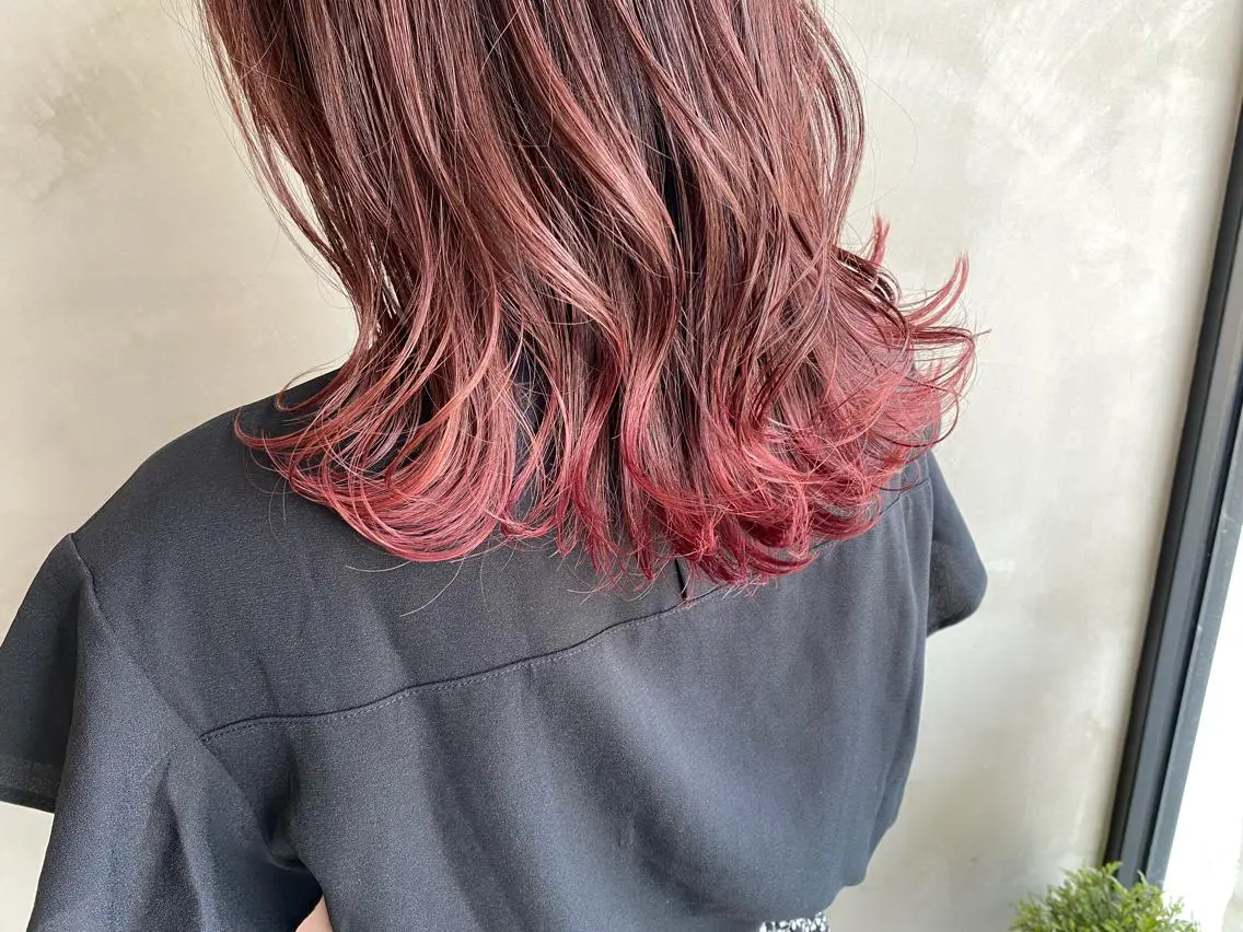 セミロング カラー ヘアアレンジ ネイル マツエク・マツパ インナーカラー くびれヘア 外国人風カラー 学生 レイヤーカット 夜23時まで予約🉑 reverieあきらのヘアスタイル