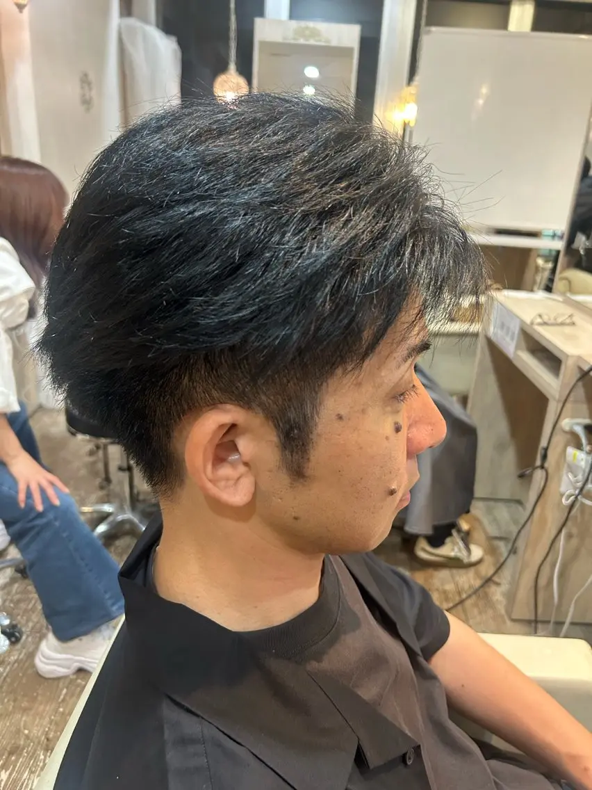 カラー VIOLLA RENAのヘアスタイル