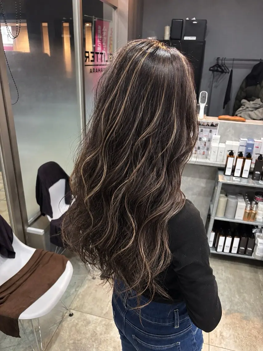 ロング ハイライト カット ヘアカラー ✂︎GLITTER ✂︎Yuu✂︎のヘアスタイル