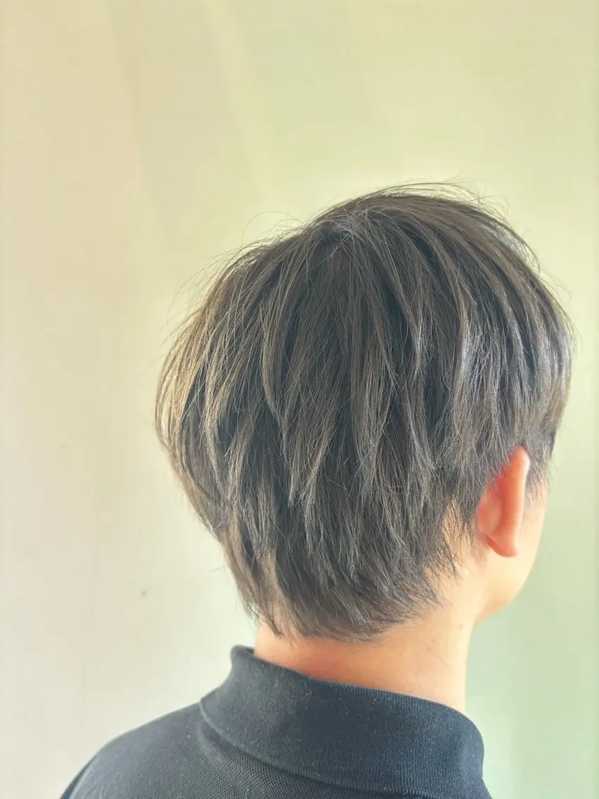 ショート カット ヘアカラー beat 磯谷のヘアスタイル