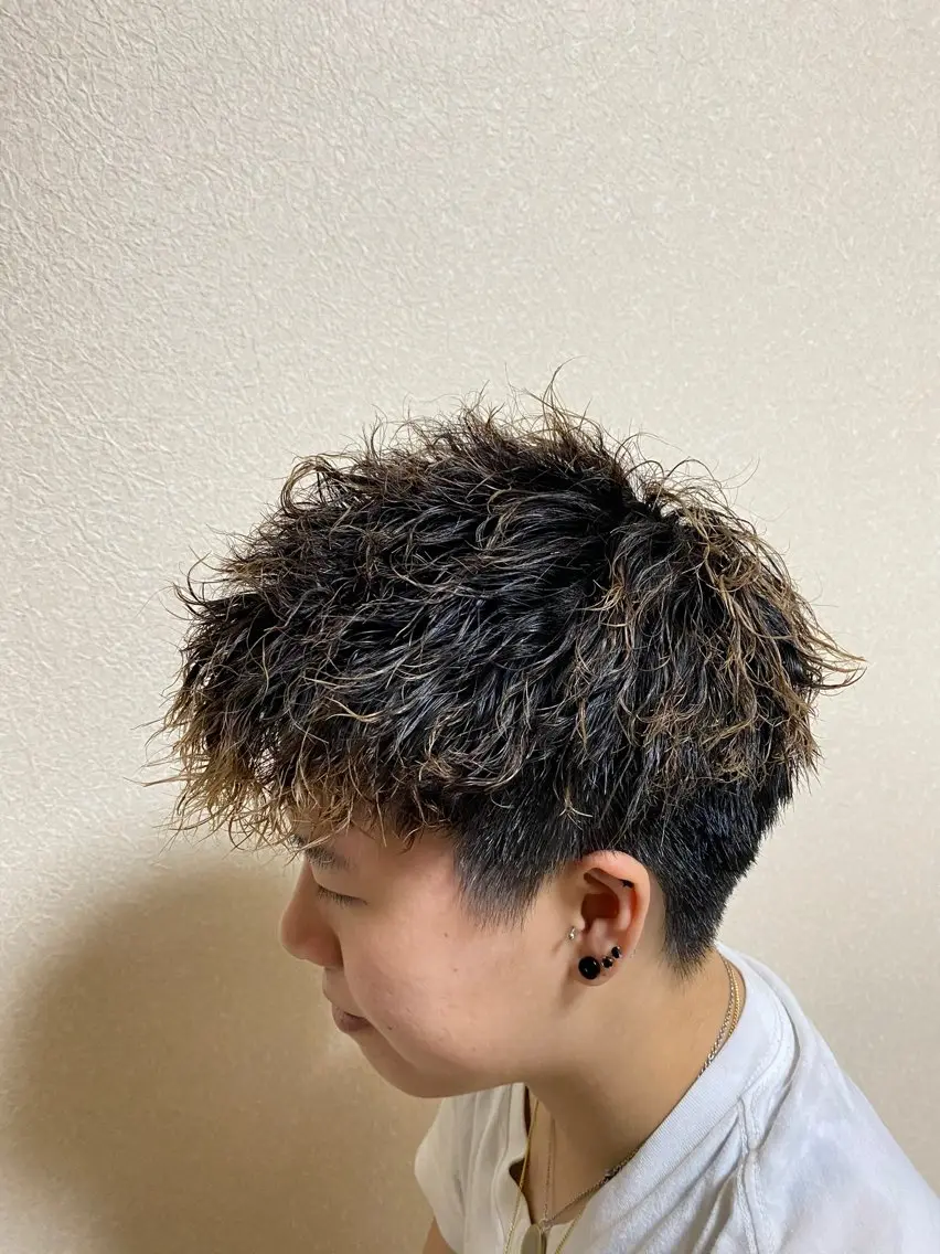 メンズ メンズパーマ メンズツイストパーマ ツイストパーマ 川端 さくのヘアスタイル
