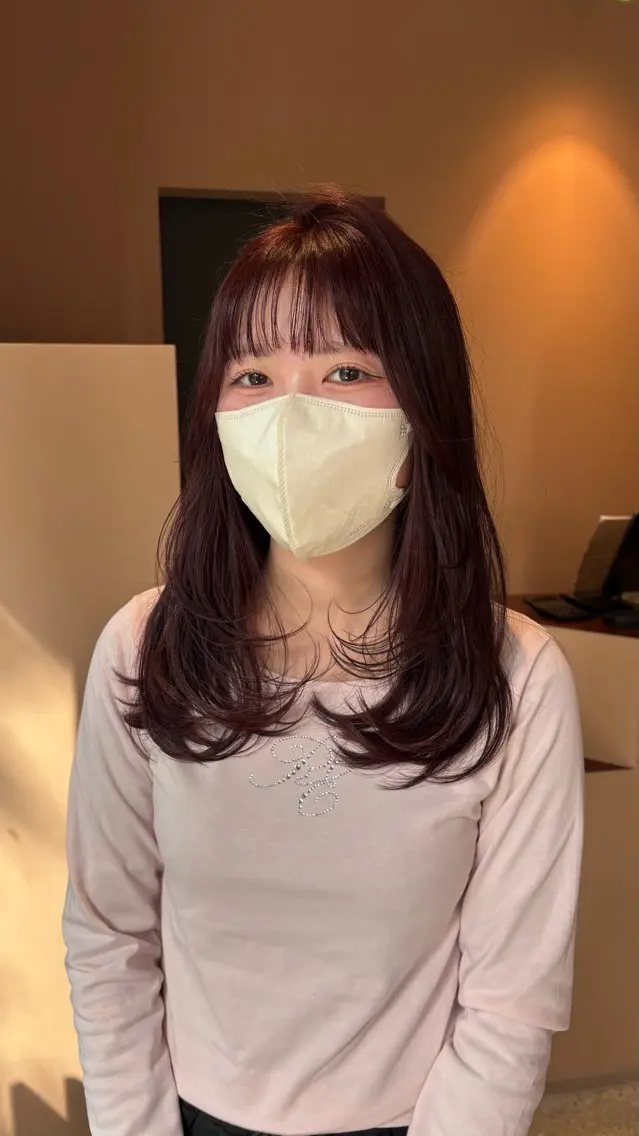 セミロング 髪質改善 レイヤーカット 小顔カット トリートメント カット ヘアカラー トリートメント やまぐち もえかのヘアスタイル
