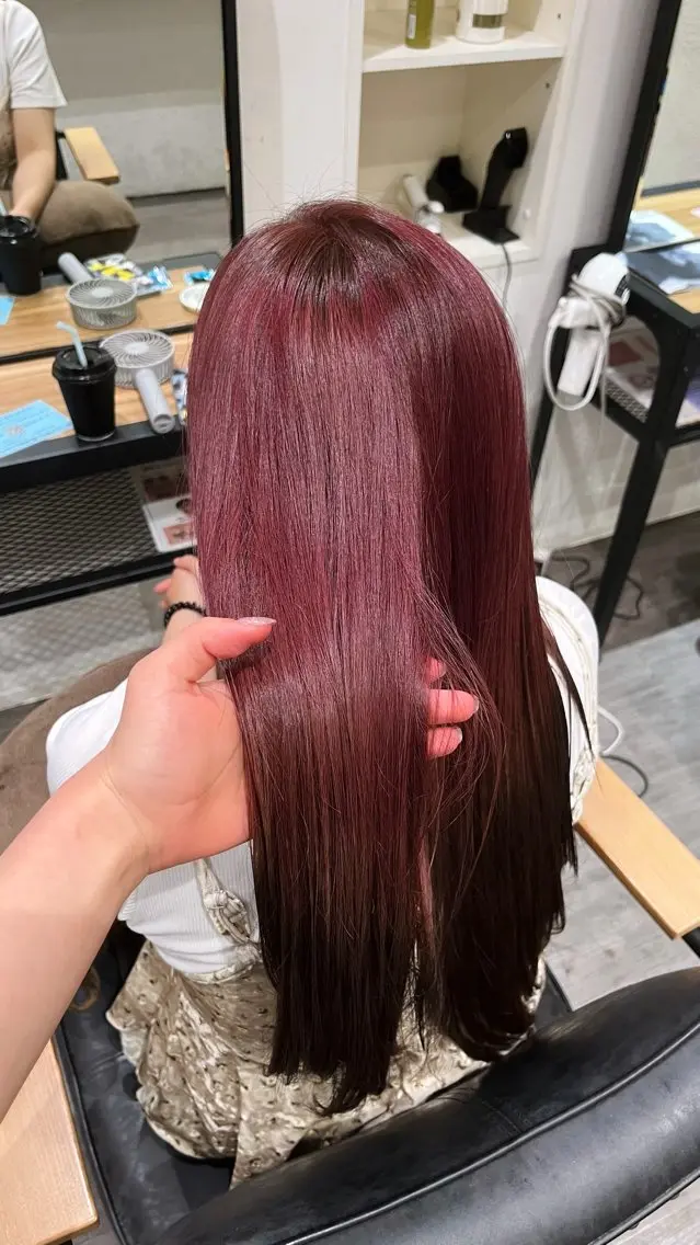 ロング カラー カシス ピンクカラー ヘアカラー cocotteひな /カラーモデル🌼のヘアスタイル