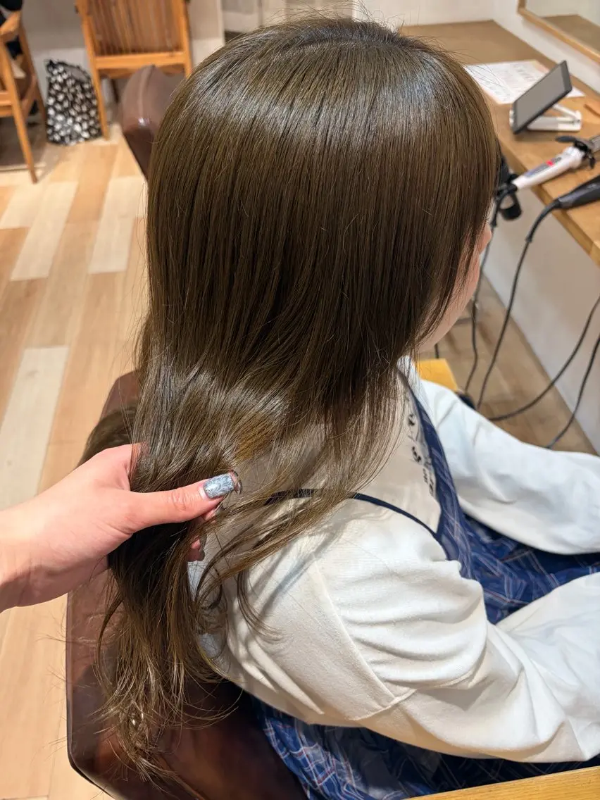 セミロング カラー ベージュカラー ヘアカラー トリートメント 縮毛/透明感カラー Mariamu🫧のヘアスタイル