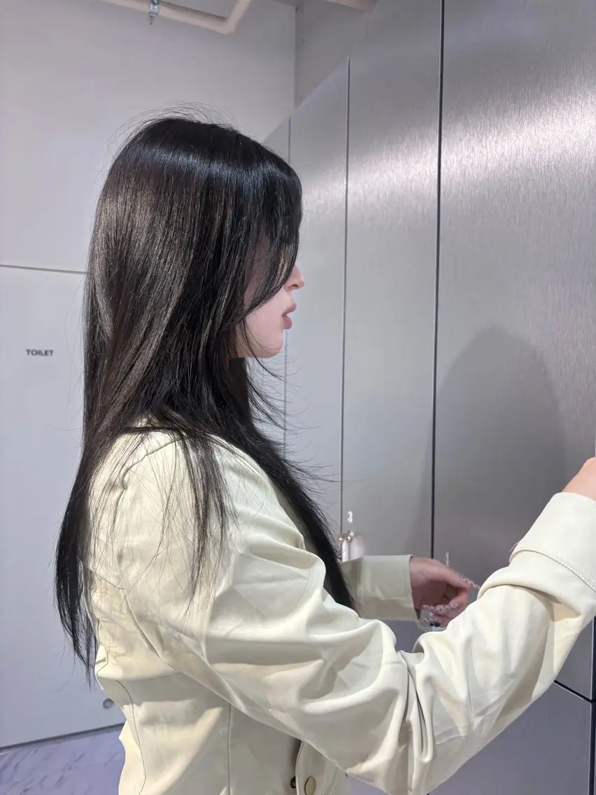 カラー 透明感カラー ダークグレー ダークグレージュ グレージュ ヘアカラー トリートメント 韓国ヘア💖Wカラー 💖透明感カラー💖のヘアスタイル
