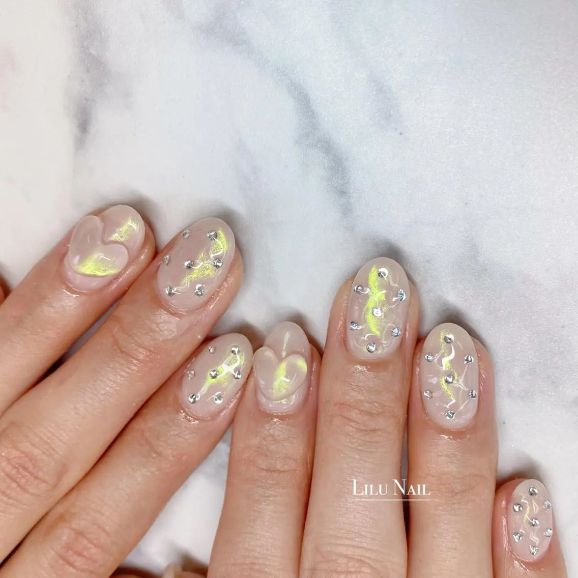 ネイル オーロラネイル ニュアンスネイル モチの良さ◉ フィルインネイル♡のネイルデザイン