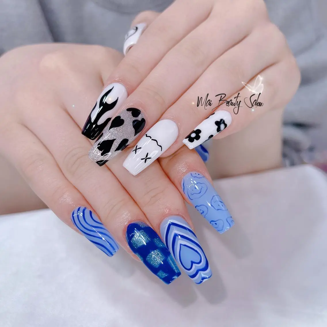 ネイル オーロラネイル 長さ出し フラッシュネイル フレンチネイル ジェルネイル MaiBeauty Niのネイルデザイン