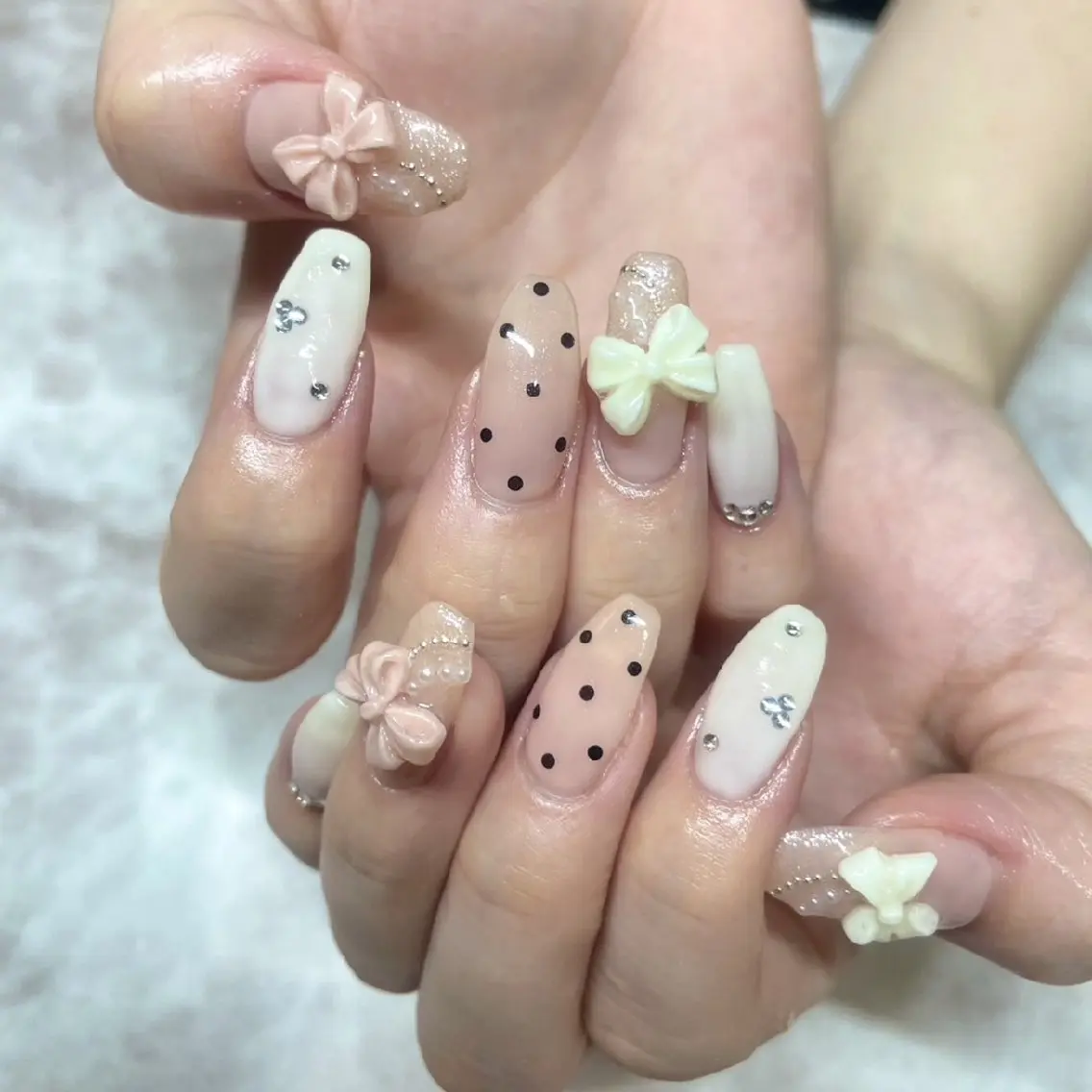 ネイル ドット ハンドネイル Beautiful Meかえでのネイルデザイン