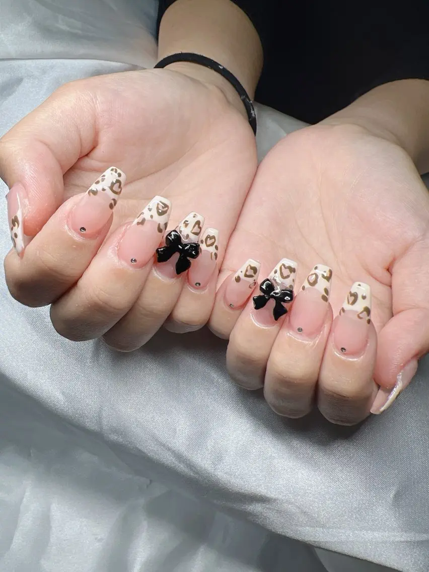 ネイル 長さ出し グラデーション 卒業式 キラキラネイル マグネットネイル ハンドネイル Lee Nailsのネイルデザイン
