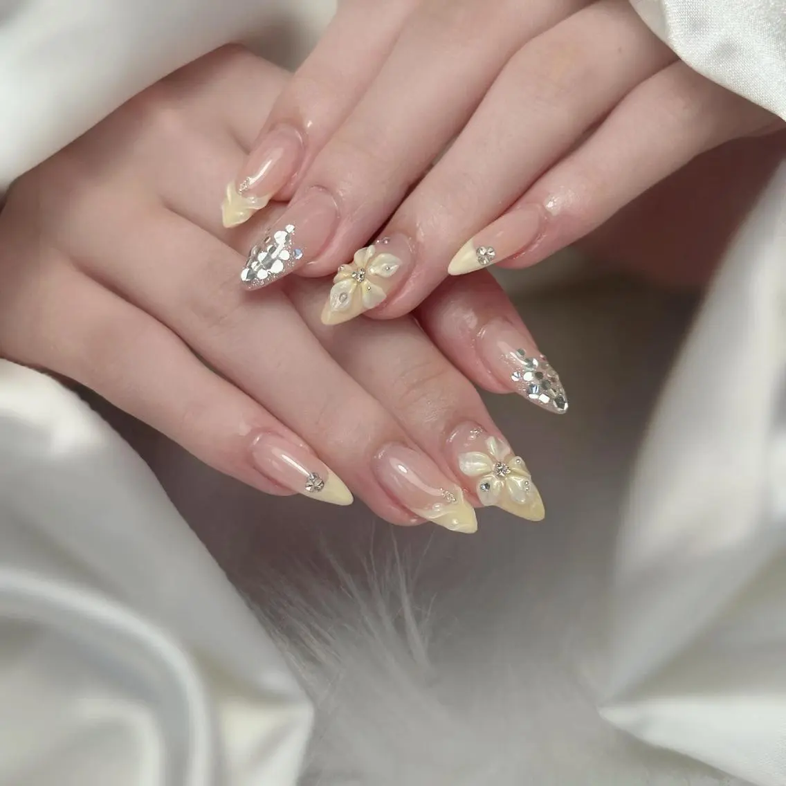 ネイル ブルー フラワーネイル 韓国ネイル ロングネイル 持ち込み Melia Nailsのネイルデザイン