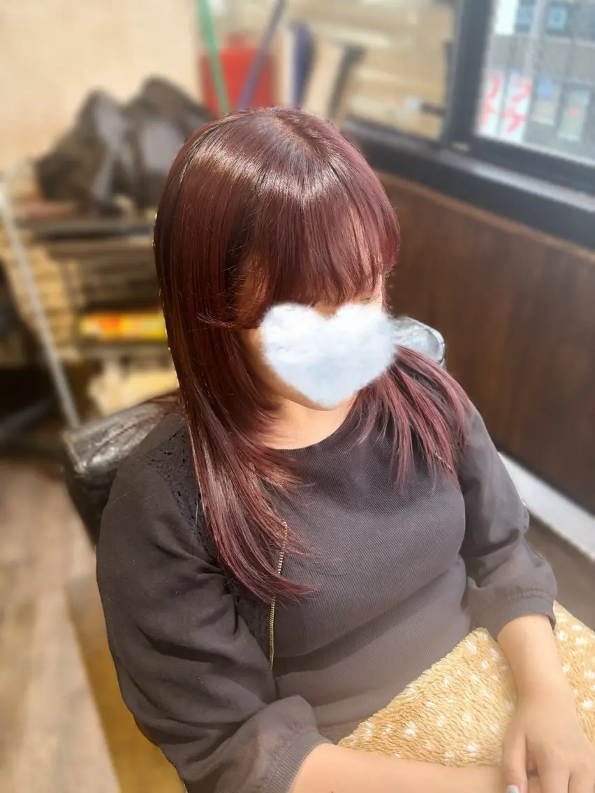 ミディアム カラー レッドカラー レイヤーカット Emma/レイヤー /柔らかカラーのヘアスタイル