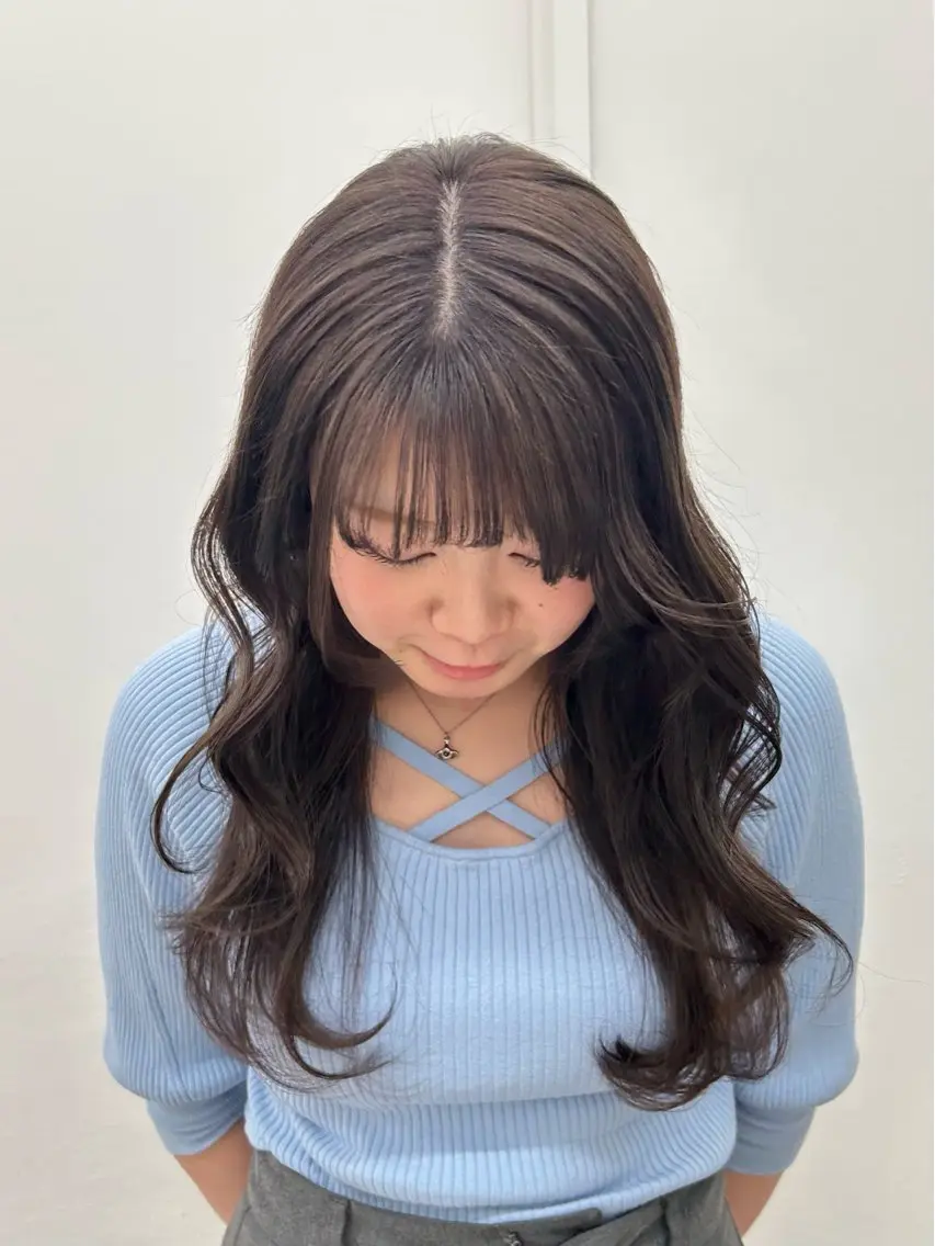 カラー ヘアカラー トリートメント lomalia moekaのヘアスタイル