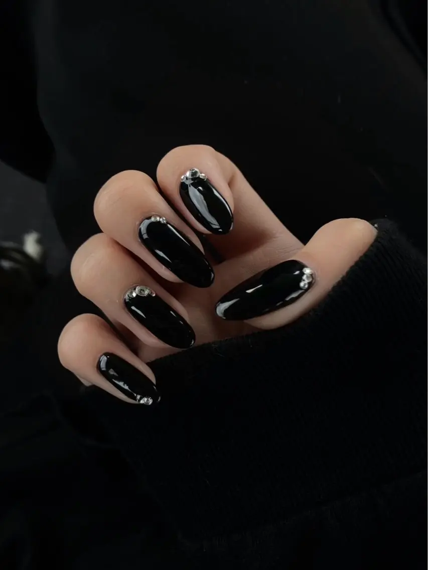 ネイル ワンカラーネイル ストーンネイル ハンドネイル フットネイル kanno Akane🖤のネイルデザイン