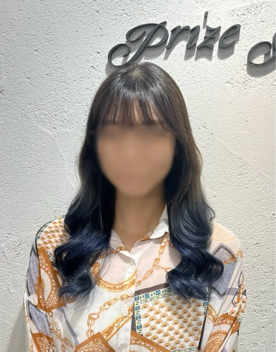 ロング カラー ブリーチ ブルーカラー グラデーションカラー ネイビーカラー カット ヘアカラー トリートメント ✨ TOMOKO🦋✨のヘアスタイル