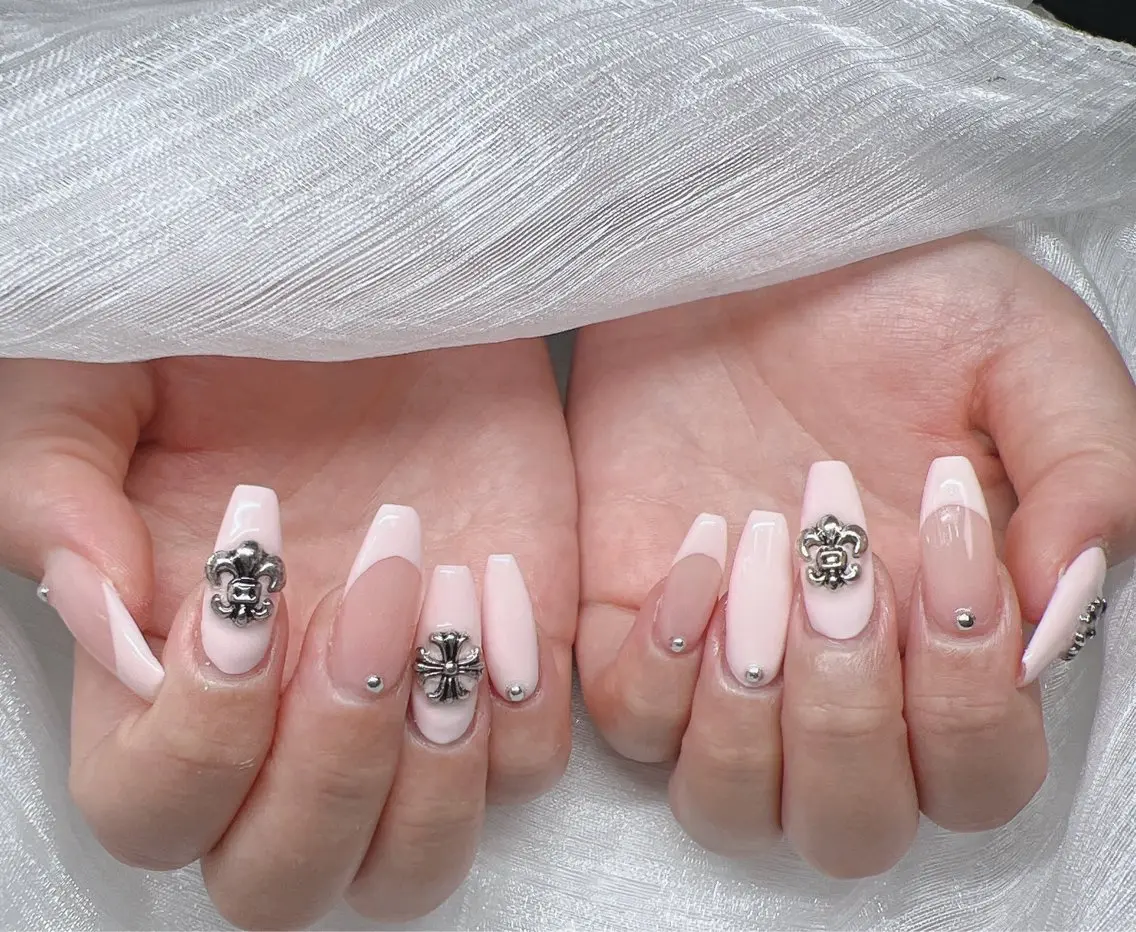 ネイル 長さ出し グラデーション キラキラネイル マグネットネイル ニュアンスネイル Lee Nails チップ長さだし専門店のネイルデザイン