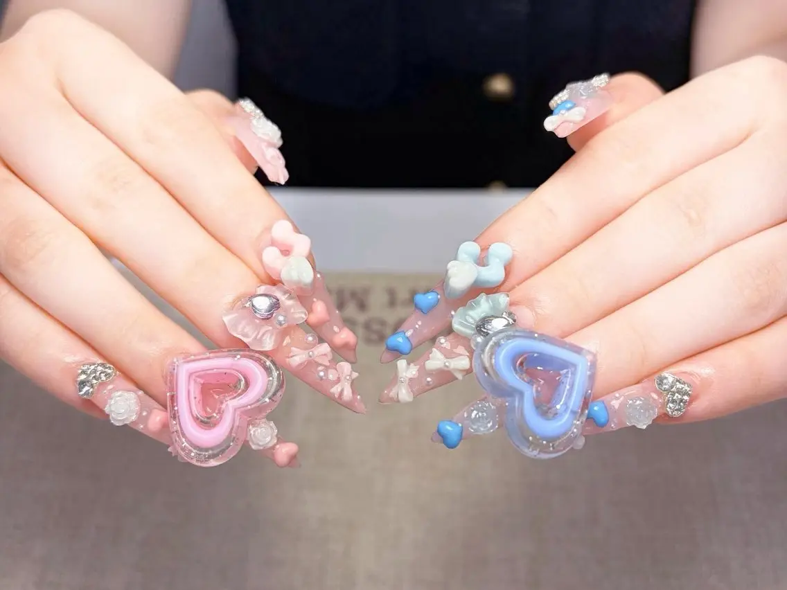 ネイル アートネイル ジェルネイル ガーリー ハート キラキラネイル ハンドネイル Nova Nail Studioのネイルデザイン