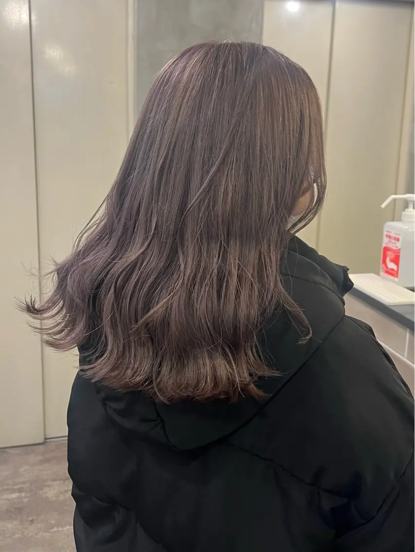 ミディアム カラー ヘアアレンジ ブリーチ グレージュ ラベンダーカラー ラベンダーグレージュ ラベンダーグレー Zina京都河原町 ｍａｉｋａのヘアスタイル